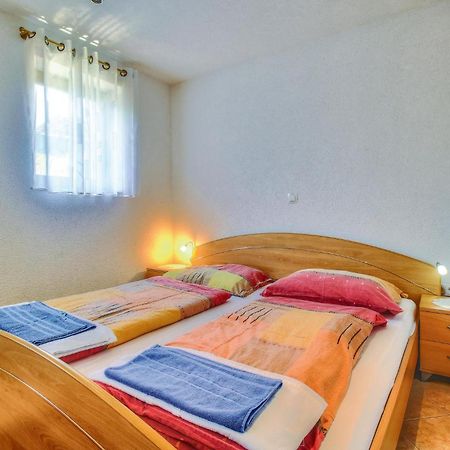 3 Bedroom Gorgeous Home In บูเย ภายนอก รูปภาพ